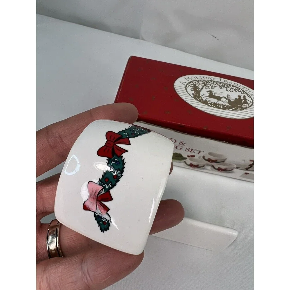 Ceramic NAPKIN RINGS & PLACE CARDS •4• RED BOWS ON WHITE NIB CHRISTMAS‎ JAPAN